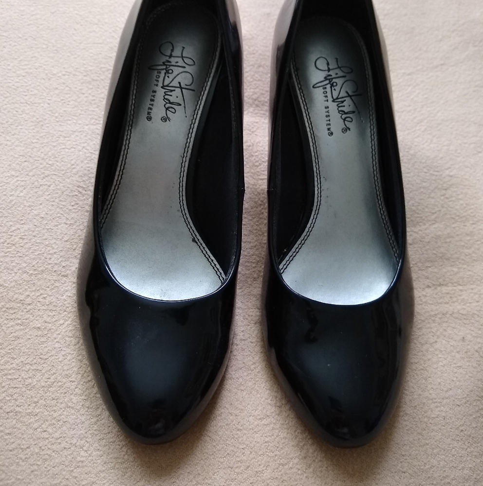 Life Stride black heels
